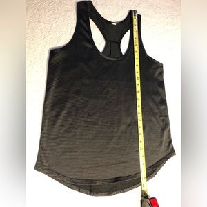 Lululemon black top